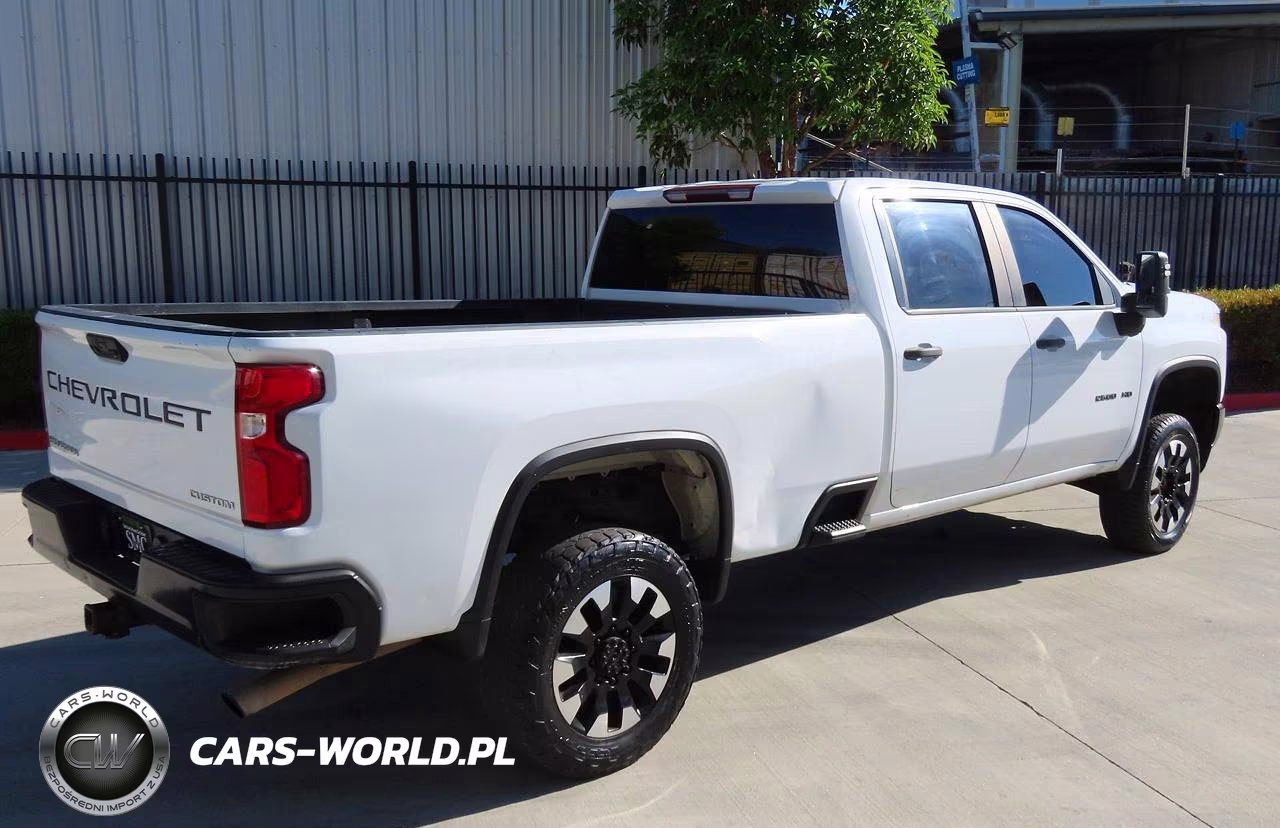 2020 Chevrolet Silverado C2500 Custom VIN:1GC4WME72LF287940 - 3