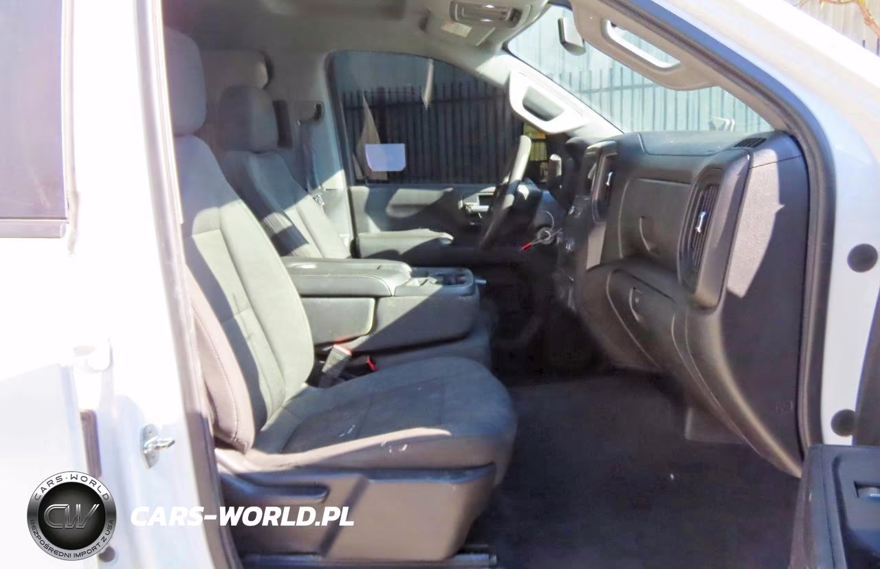 2020 Chevrolet Silverado C2500 Custom VIN:1GC4WME72LF287940 - 5