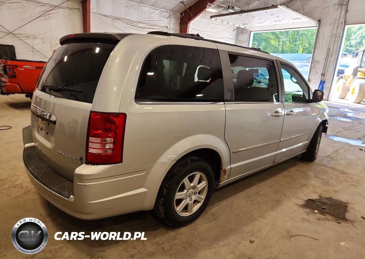 2010 Chrysler Town & Country Touring VIN:2A4RR5D16AR375955 - 3