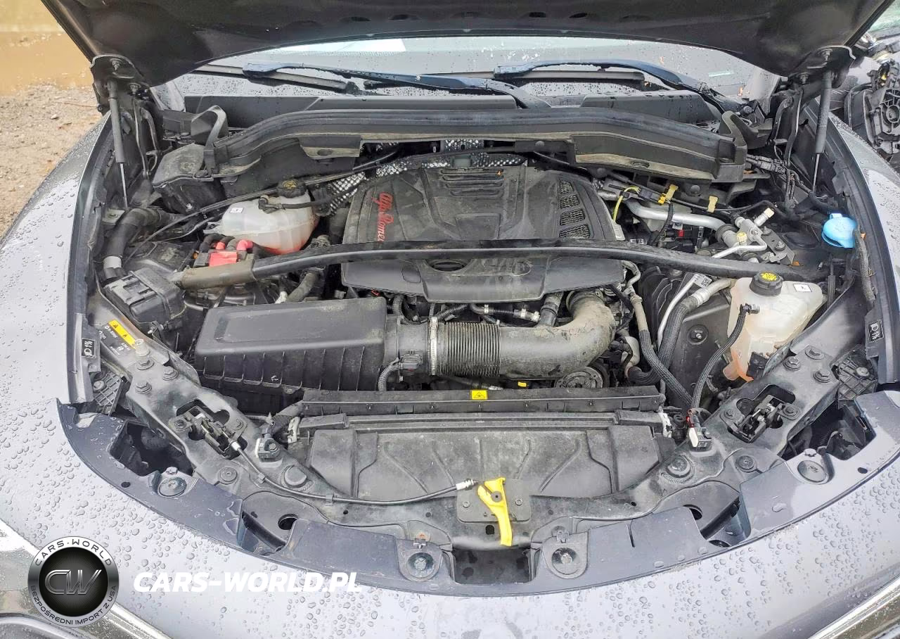 2021 Alfa Romeo Stelvio Ti VIN:ZASPAKBN6M7D15650 - 12