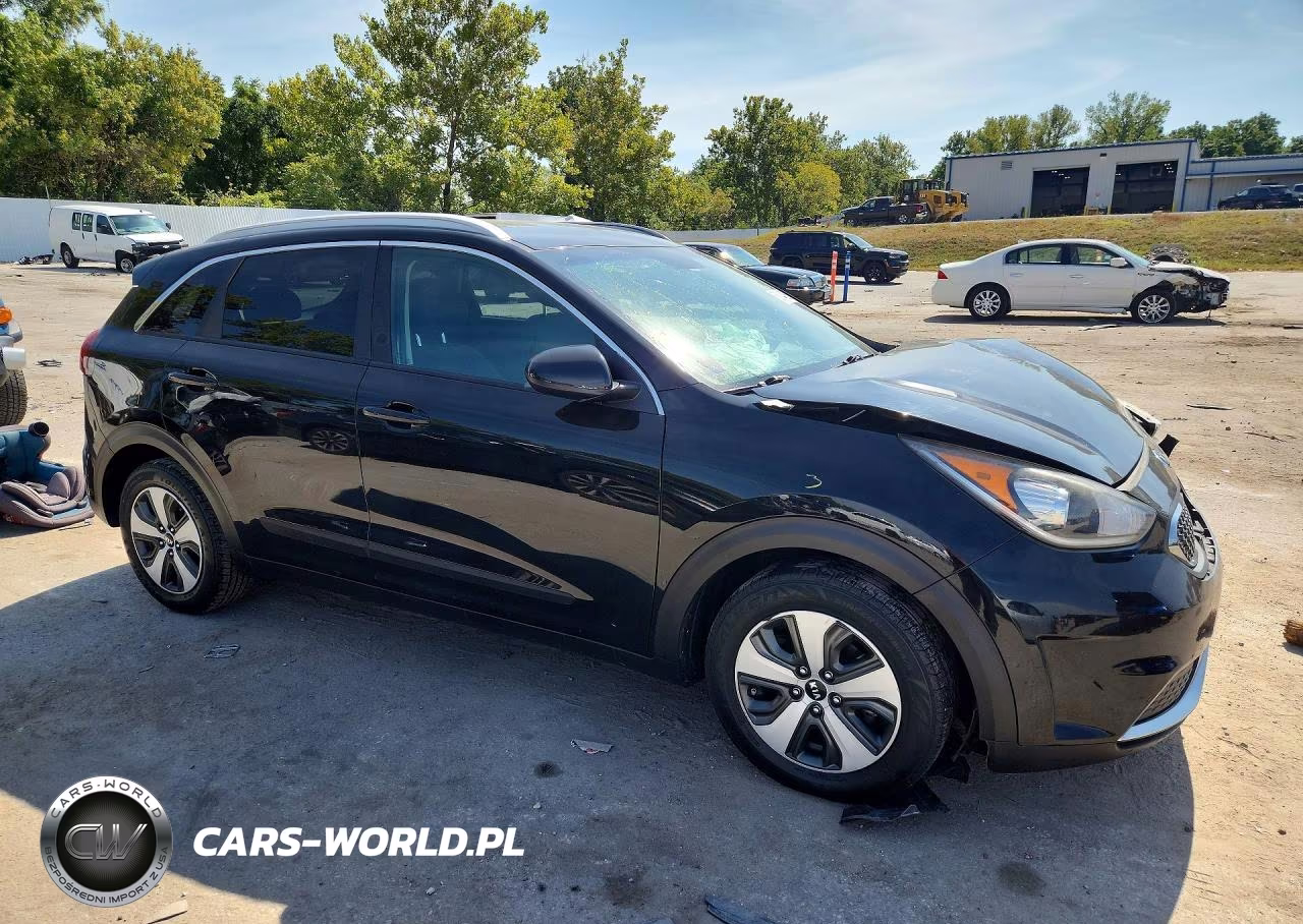 2018 Kia Niro Lx VIN:KNDCB3LCXJ5129821 - 4