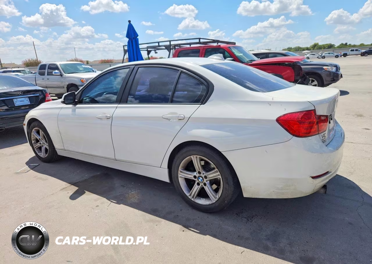 BMW 320 I VIN:WBA3B1C54FK137747 - 2