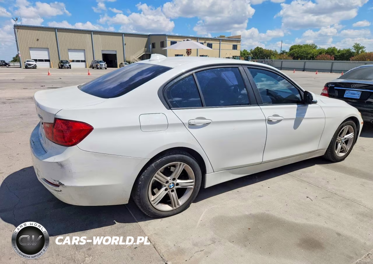 BMW 320 I VIN:WBA3B1C54FK137747 - 3