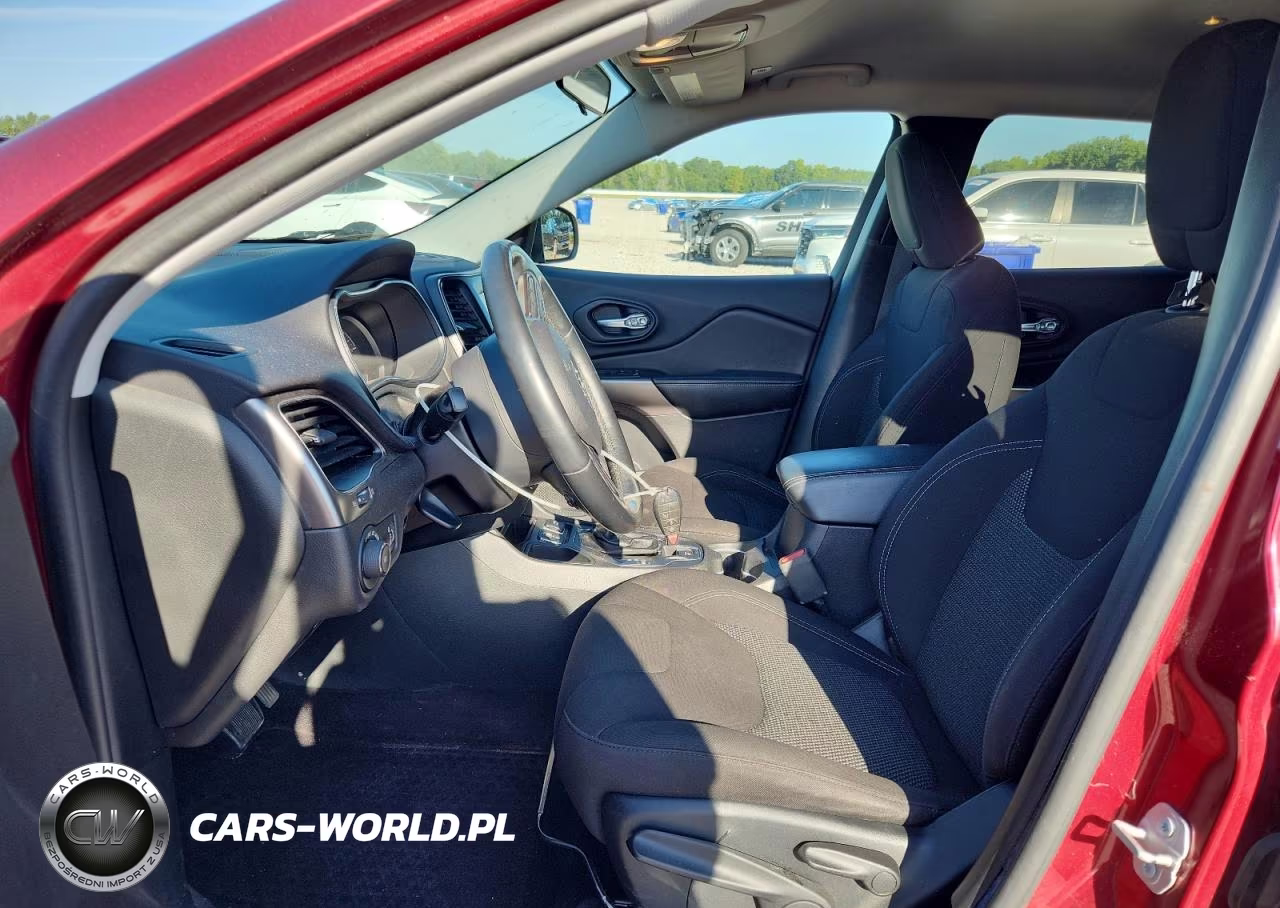 2019 Jeep Cherokee Latitude VIN:1C4PJLCB9KD129165 - 7