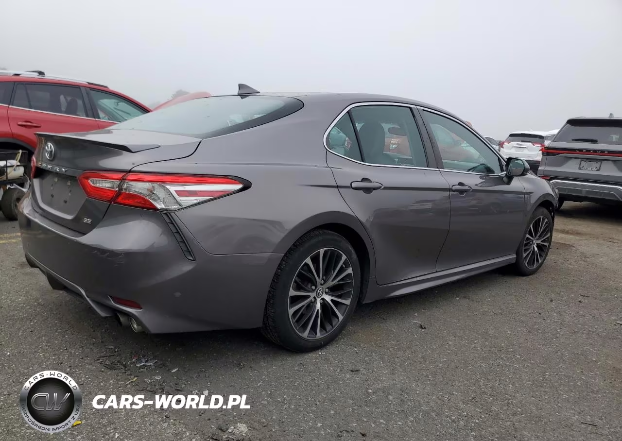 2019 Toyota Camry L VIN:4T1B11HKXKU745928 - 3