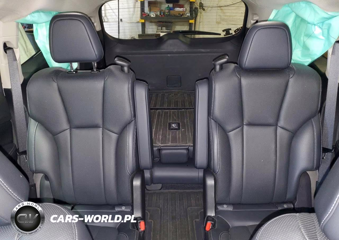 2025 Subaru Ascent Touring VIN:4S4WMAUD0S3411476 - 10