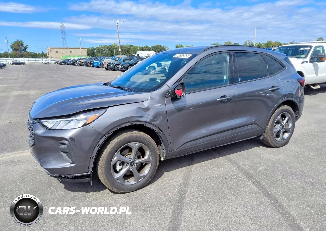 2025 Ford Escape St Line