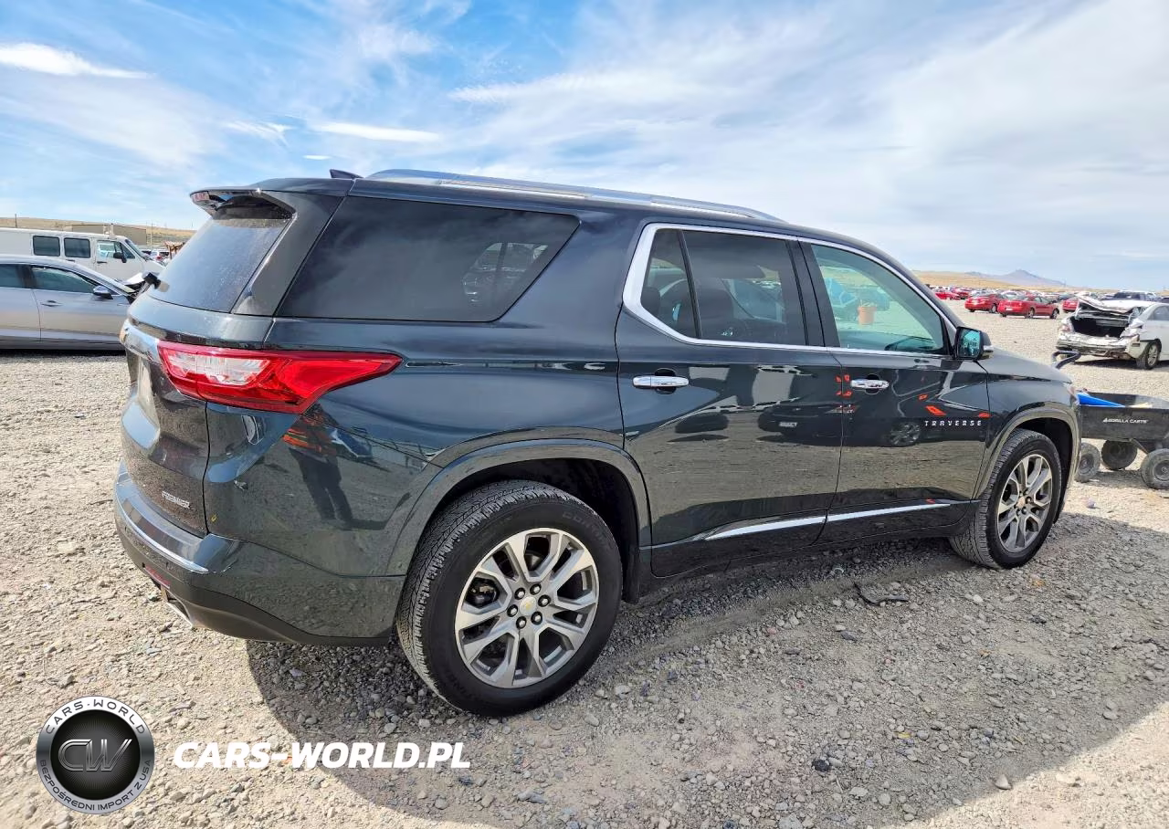 2019 Chevrolet Traverse Premier VIN:1GNEVKKW6KJ268513 - 3