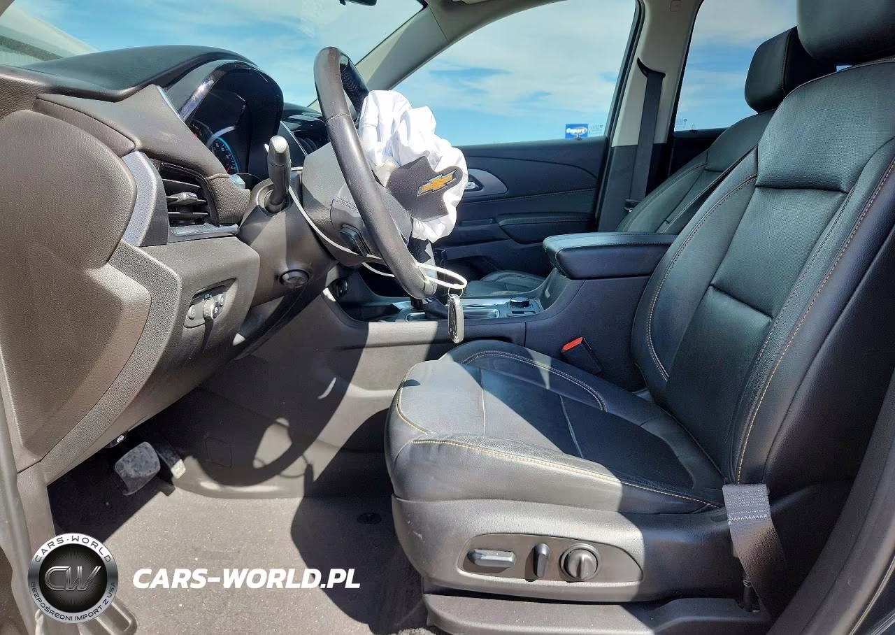 2019 Chevrolet Traverse Premier VIN:1GNEVKKW6KJ268513 - 7