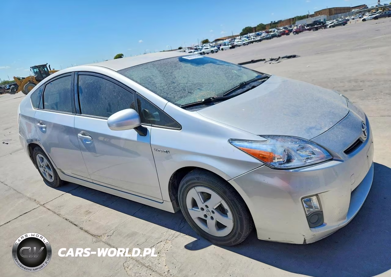 2011 Toyota Prius Three VIN:JTDKN3DU5B5305895 - 4