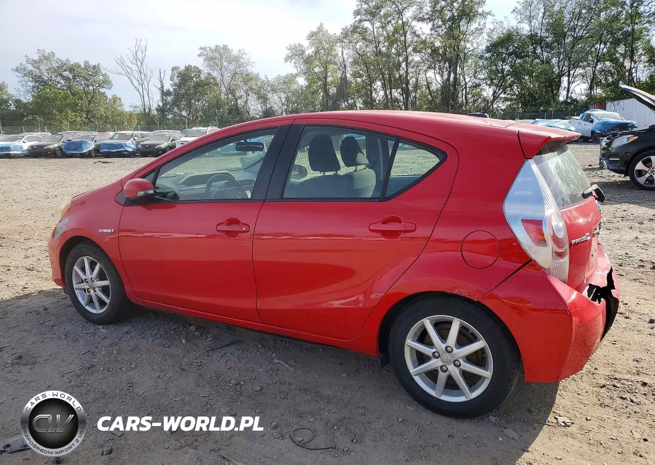 2012 Toyota Prius C Three VIN:JTDKDTB37C1022937 - 2