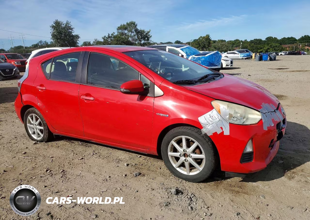 2012 Toyota Prius C Three VIN:JTDKDTB37C1022937 - 4