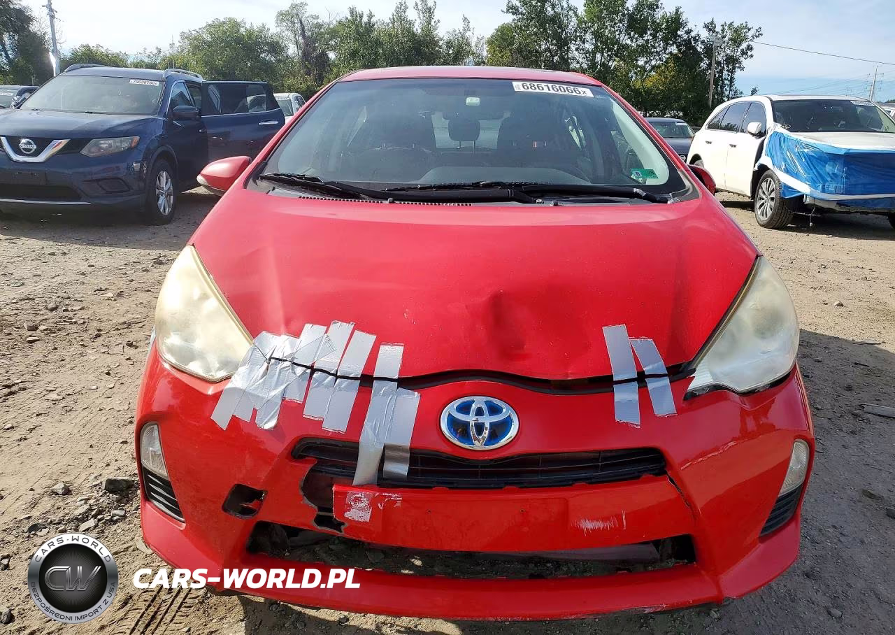 2012 Toyota Prius C Three VIN:JTDKDTB37C1022937 - 5