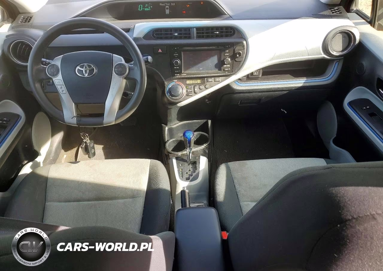 2012 Toyota Prius C Three VIN:JTDKDTB37C1022937 - 8