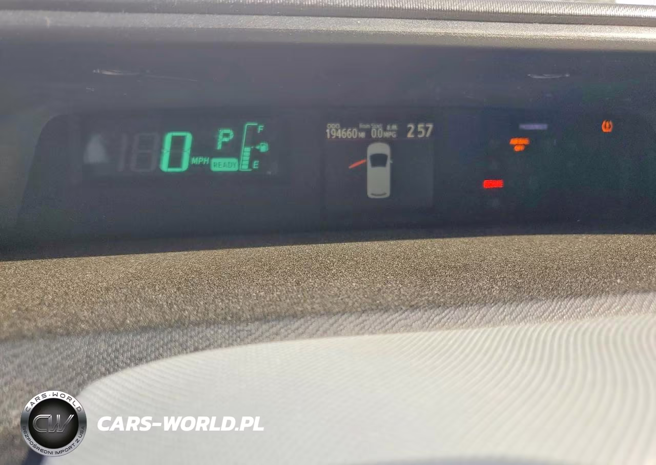 2012 Toyota Prius C Three VIN:JTDKDTB37C1022937 - 9