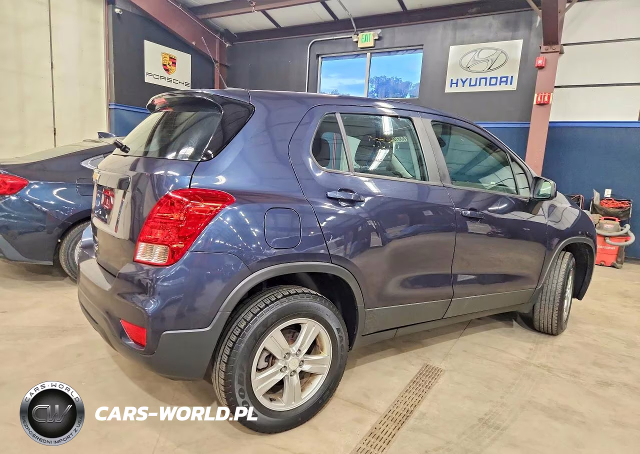 2018 Chevrolet Trax Ls VIN:3GNCJNSB4JL309505 - 3