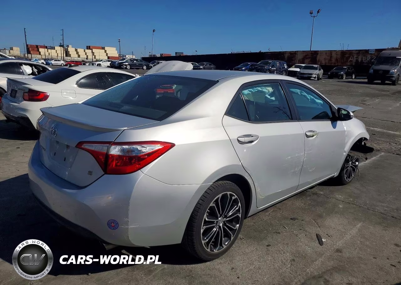 2015 Toyota Corolla S Plus VIN:5YFBURHE6FP237186 - 3