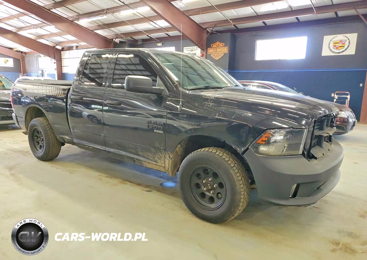2019 Ram 1500 Classic Tradesman VIN:1C6RR7FG0KS551845 - 4