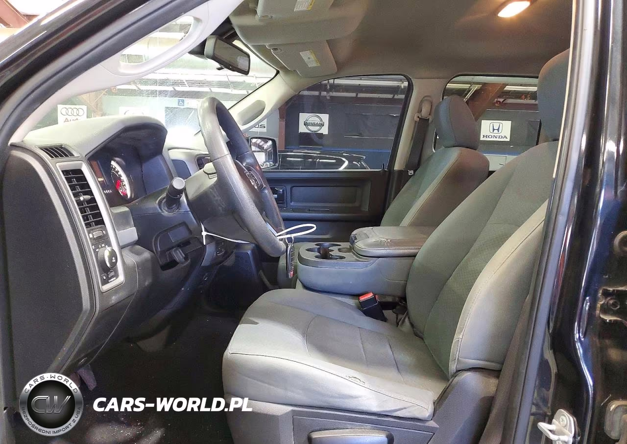 2019 Ram 1500 Classic Tradesman VIN:1C6RR7FG0KS551845 - 7