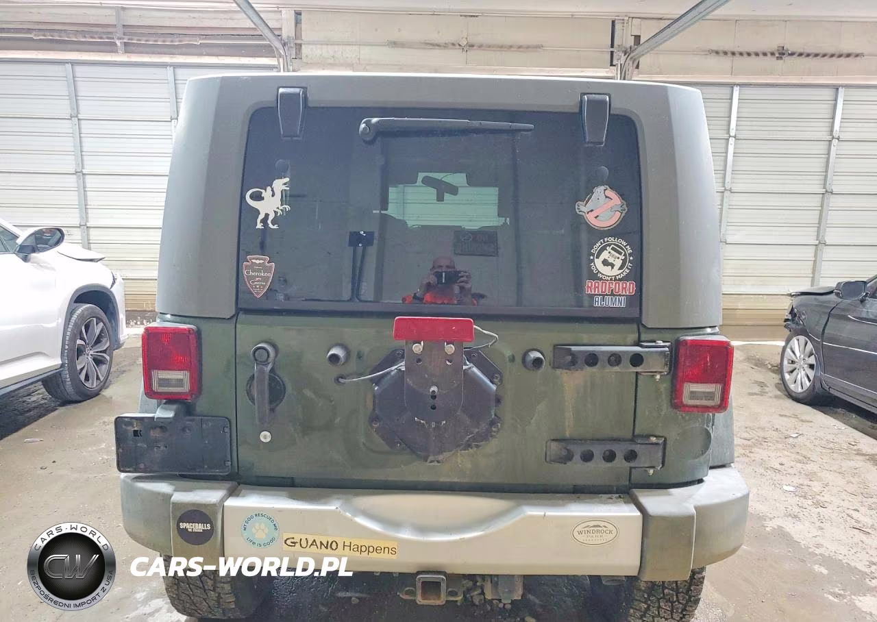 2008 Jeep Wrangler Unlimited Sahara VIN:1J8GA59168L512496 - 6