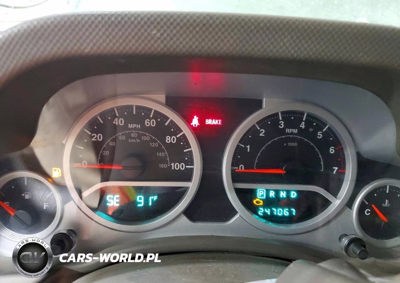 2008 Jeep Wrangler Unlimited Sahara VIN:1J8GA59168L512496 - 9