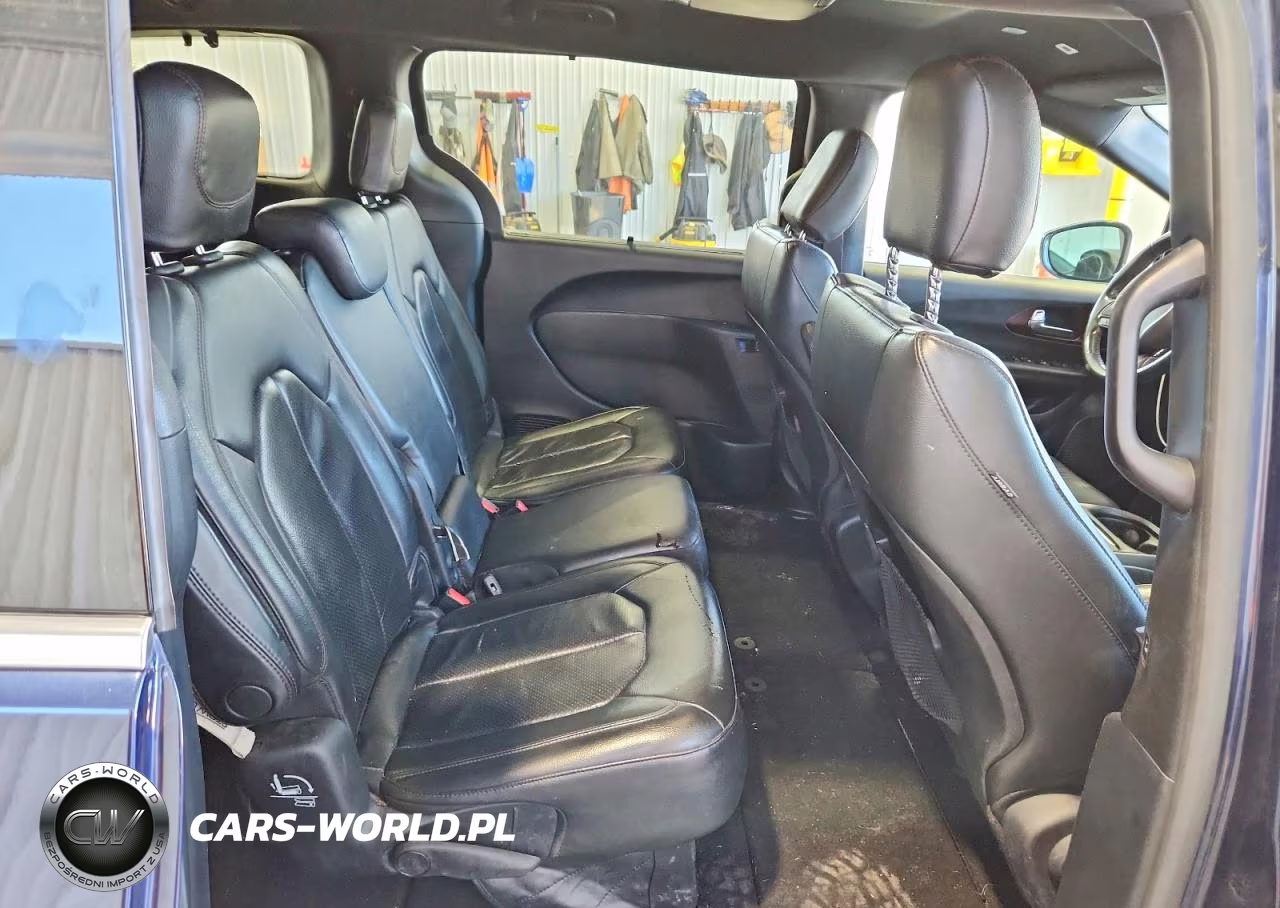 2019 Chrysler Pacifica Touring L VIN:2C4RC1BG5KR749058 - 11