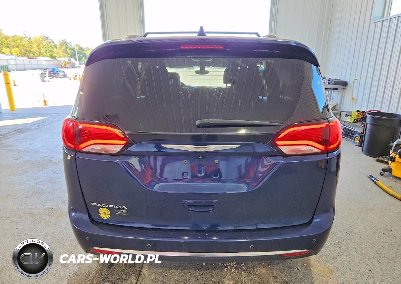 2019 Chrysler Pacifica Touring L VIN:2C4RC1BG5KR749058 - 6