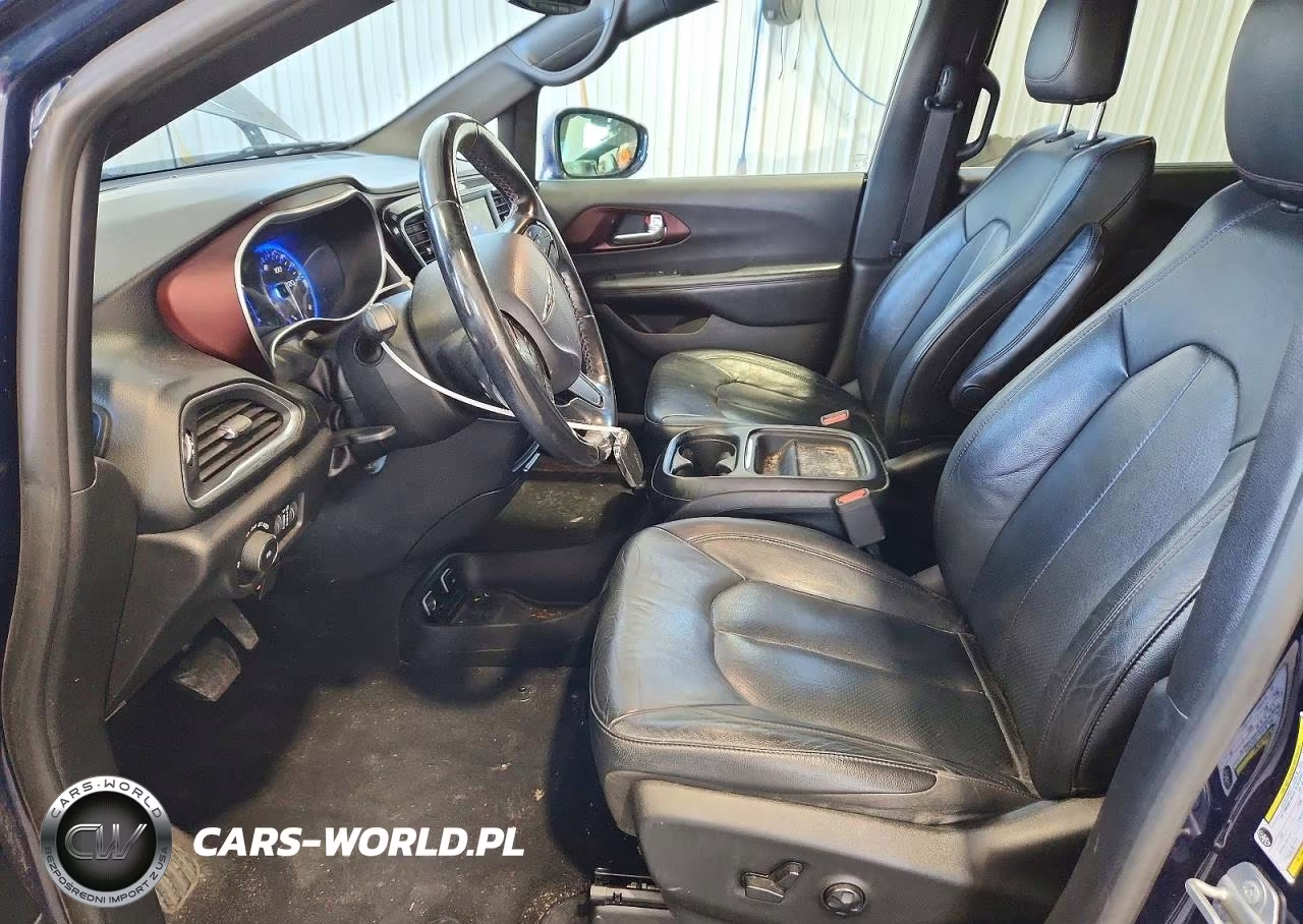 2019 Chrysler Pacifica Touring L VIN:2C4RC1BG5KR749058 - 7
