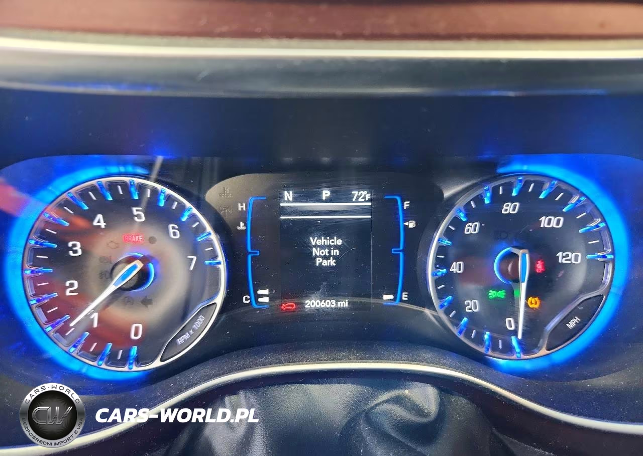 2019 Chrysler Pacifica Touring L VIN:2C4RC1BG5KR749058 - 9