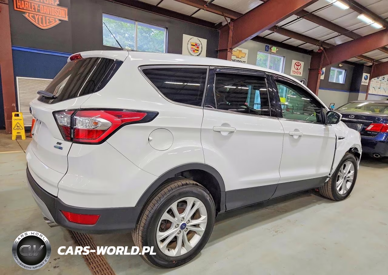 2017 Ford Escape Se VIN:1FMCU9GD6HUE00546 - 3