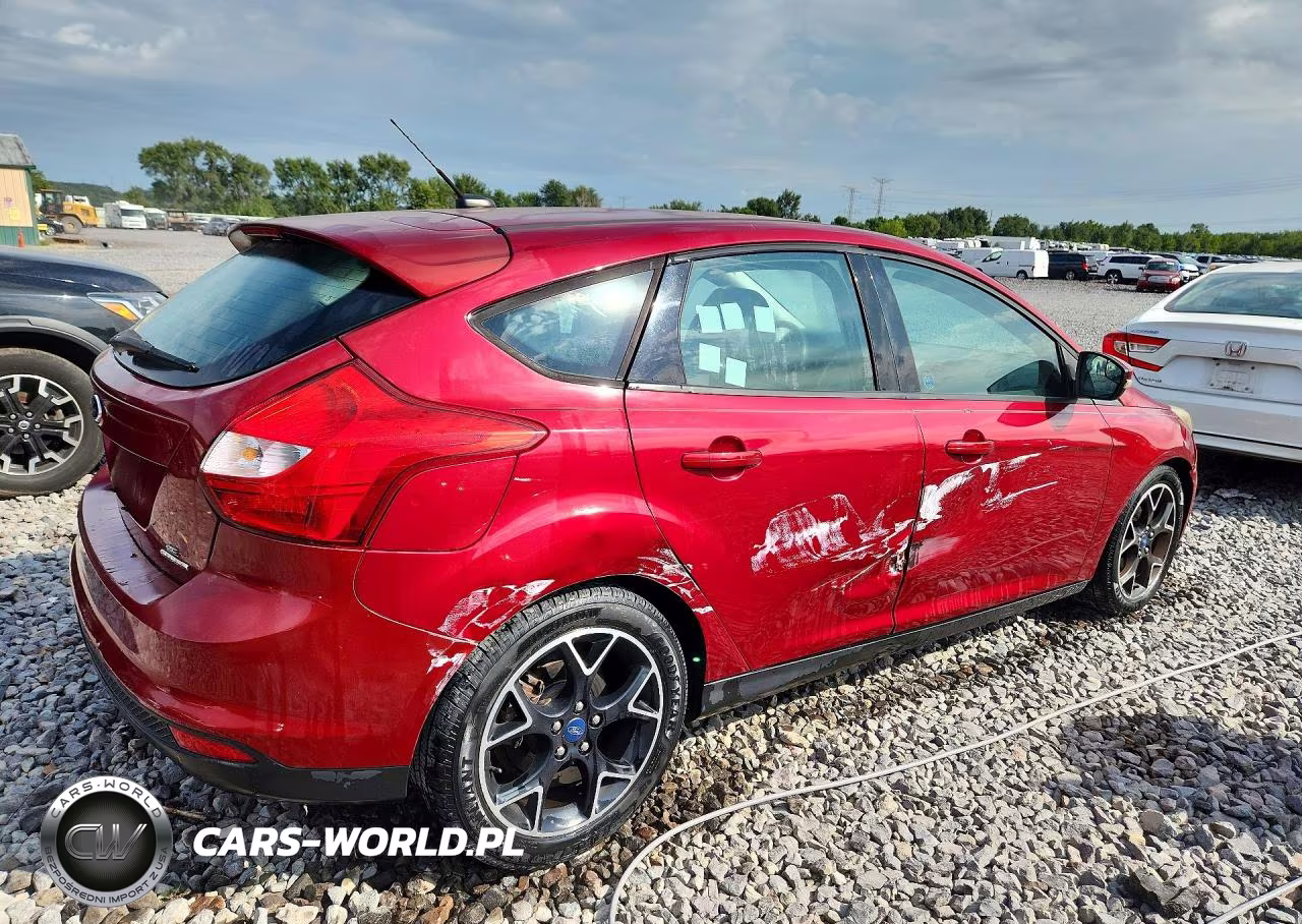 2014 Ford Focus Se VIN:1FADP3K28EL127913 - 3