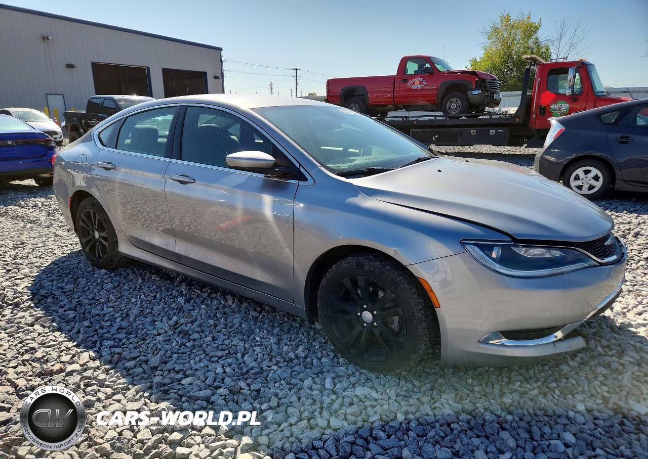 2015 Chrysler 200 Limited VIN:1C3CCCAB1FN758385 - 4