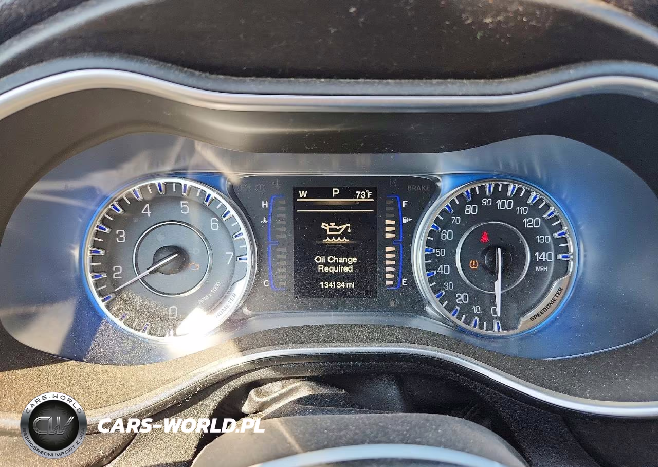 2015 Chrysler 200 Limited VIN:1C3CCCAB1FN758385 - 9
