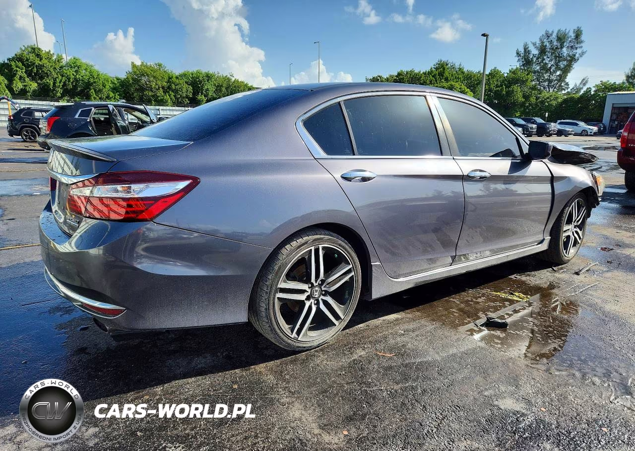 2017 Honda Accord Sport Special Edition VIN:1HGCR2F10HA299723 - 3