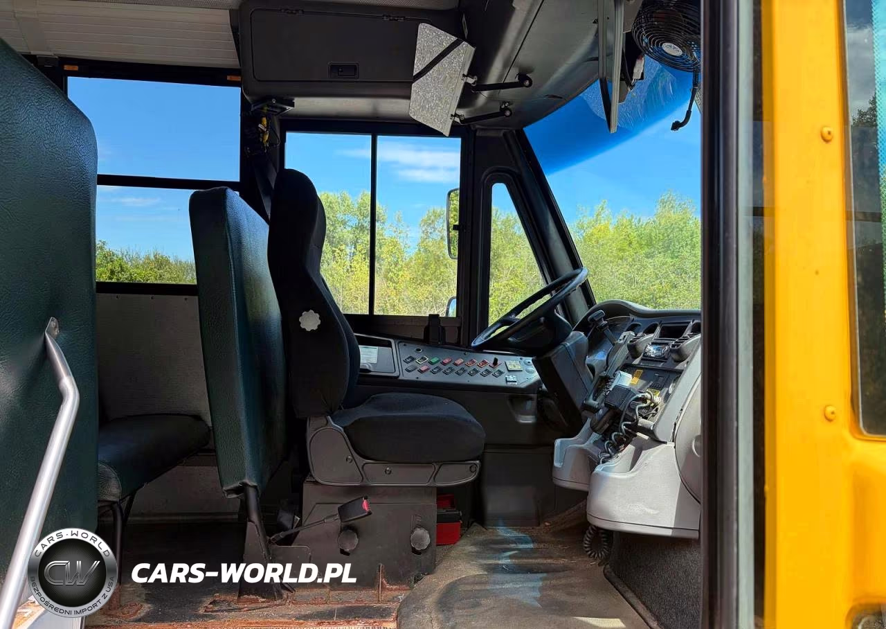2015 Freightliner Chassis B2B VIN:4UZABRDU5FCFW9514 - 5