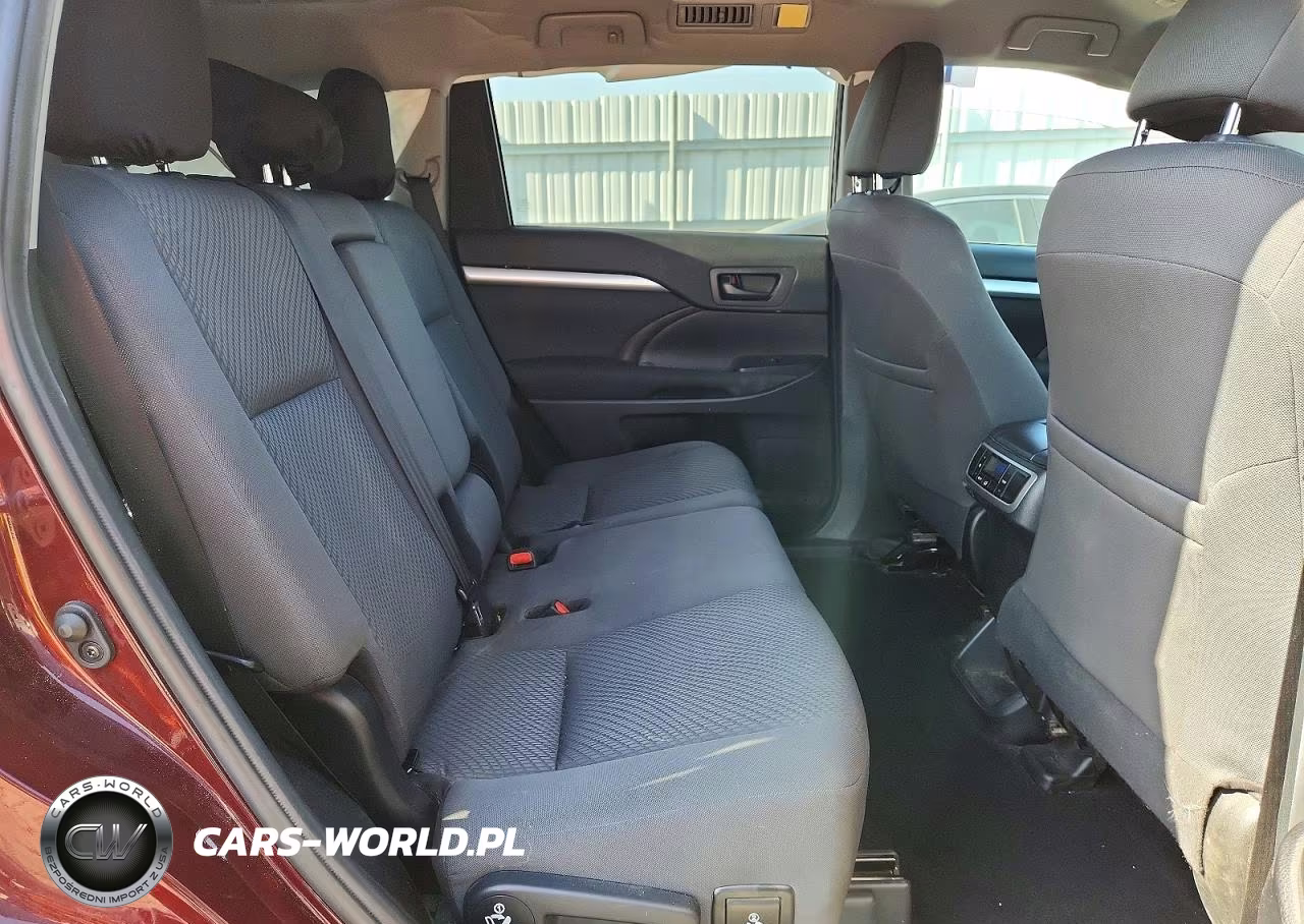 2019 Toyota Highlander Le VIN:5TDZARFH9KS055004 - 10