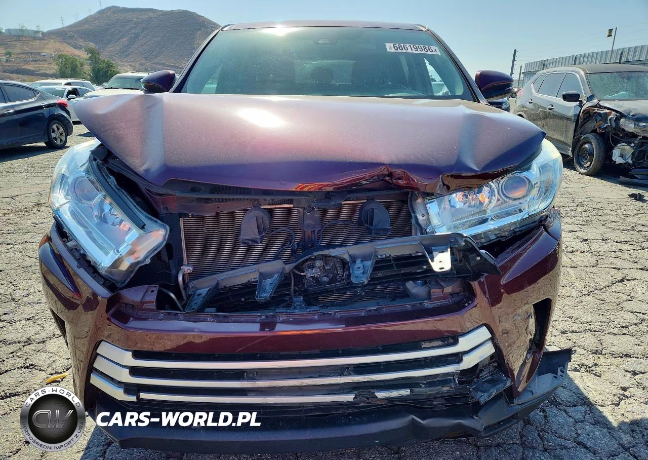 2019 Toyota Highlander Le VIN:5TDZARFH9KS055004 - 5