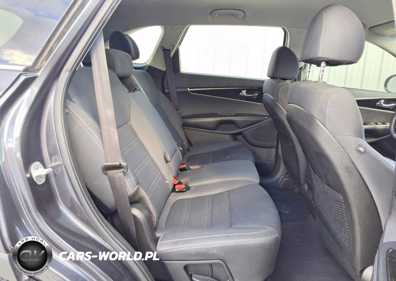 2018 Kia Sorento Lx VIN:5XYPG4A38JG400930 - 11