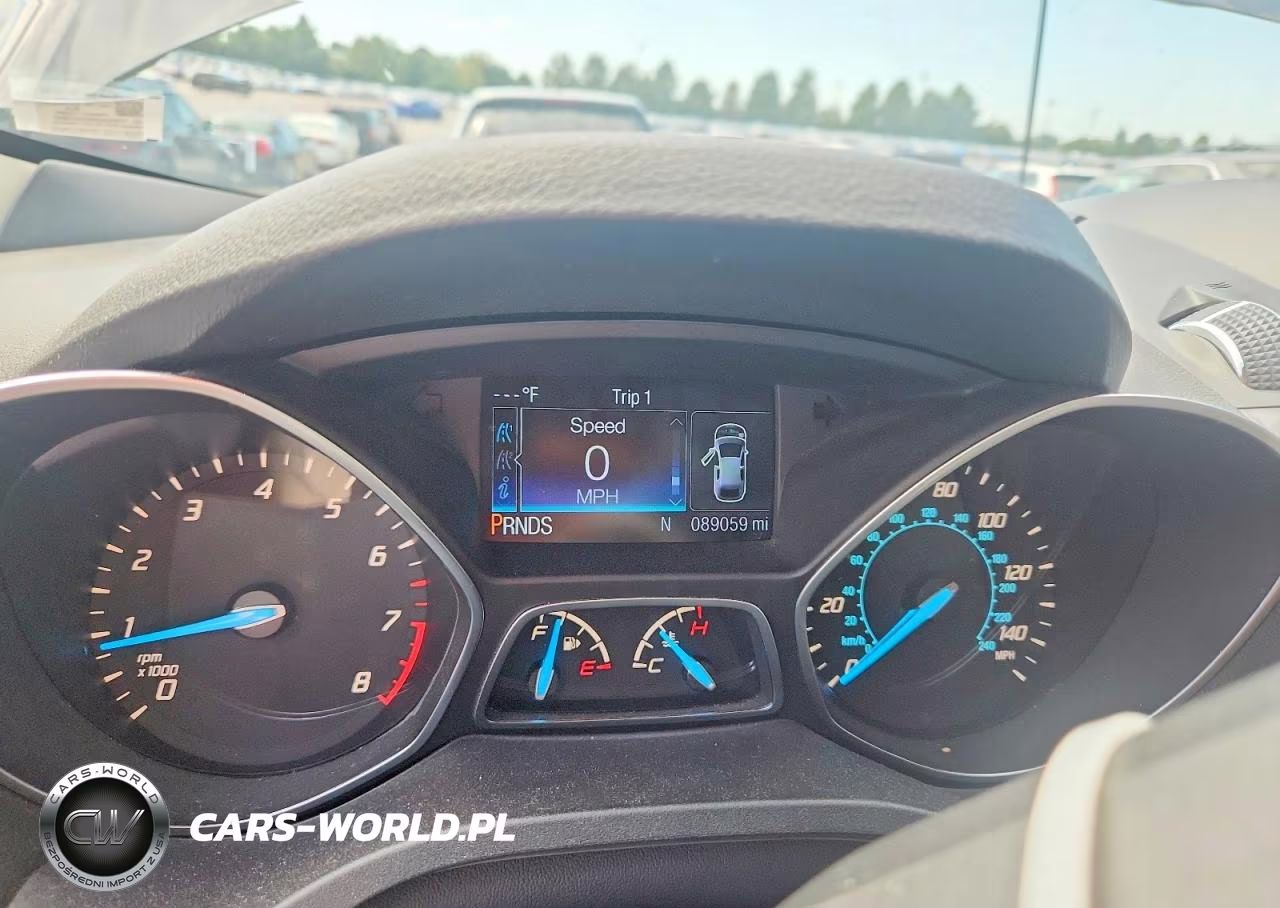 2015 Ford Escape Titanium VIN:1FMCU0J9XFUA73887 - 9