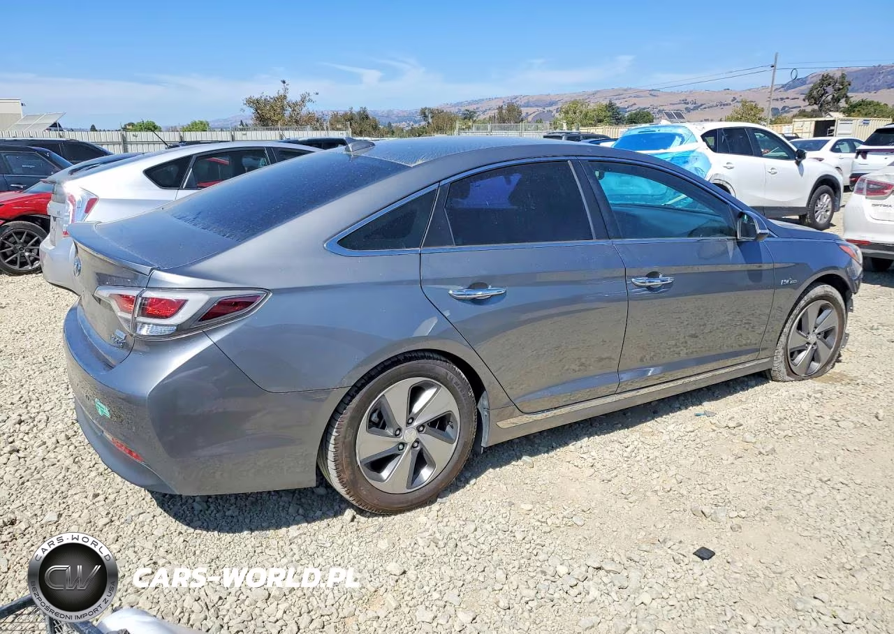 2017 Hyundai Sonata Plug-In Hybrid VIN:KMHE14L25HA062650 - 3