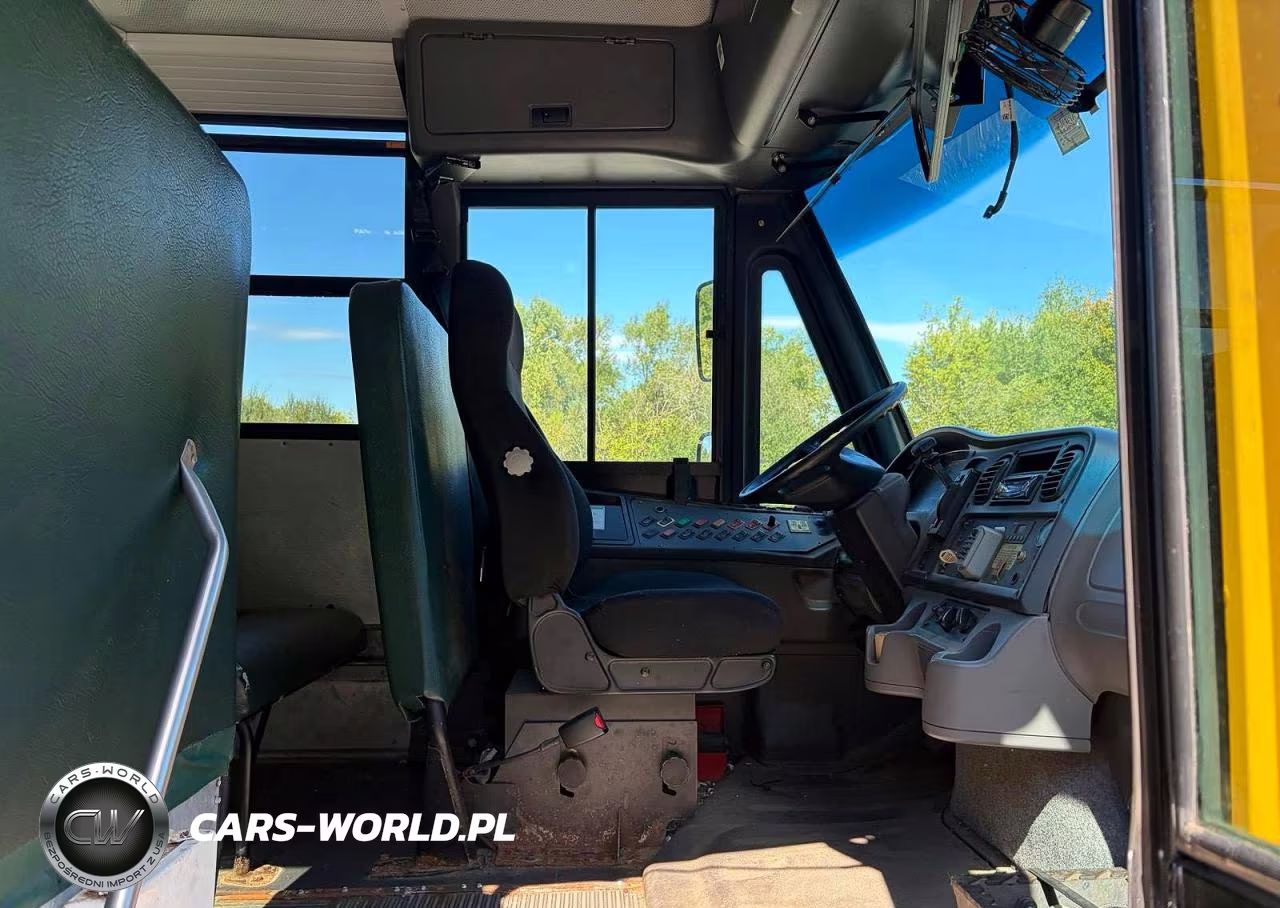2015 Freightliner Chassis B2B VIN:4UZABRDU6FCFW9523 - 5