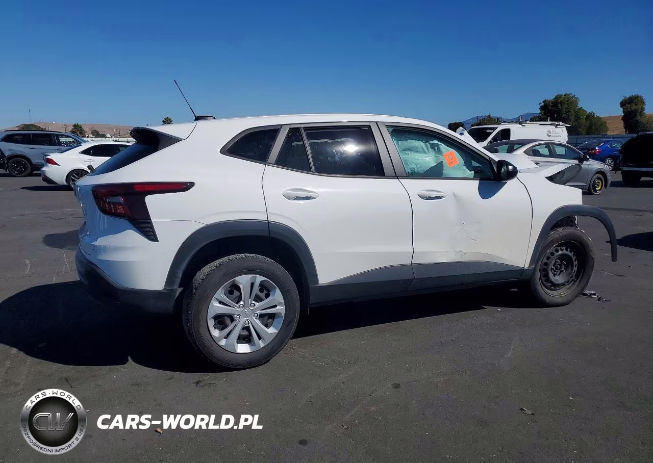 2025 Chevrolet Trax Ls VIN:KL77LFEP7SC276396 - 3