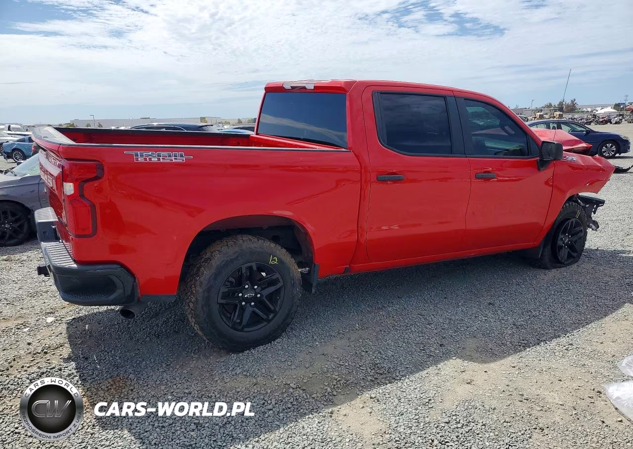 2021 Chevrolet Silverado K1500 Trail Boss Custom VIN:1GCPYCEH5MZ126024 - 3
