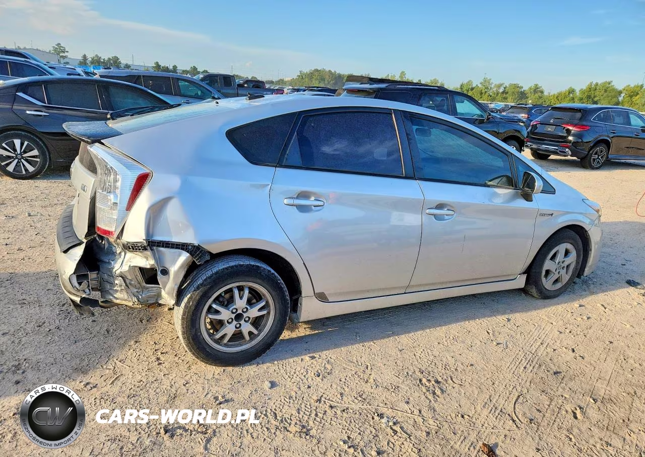 2011 Toyota Prius Two VIN:JTDKN3DU1B5305327 - 3