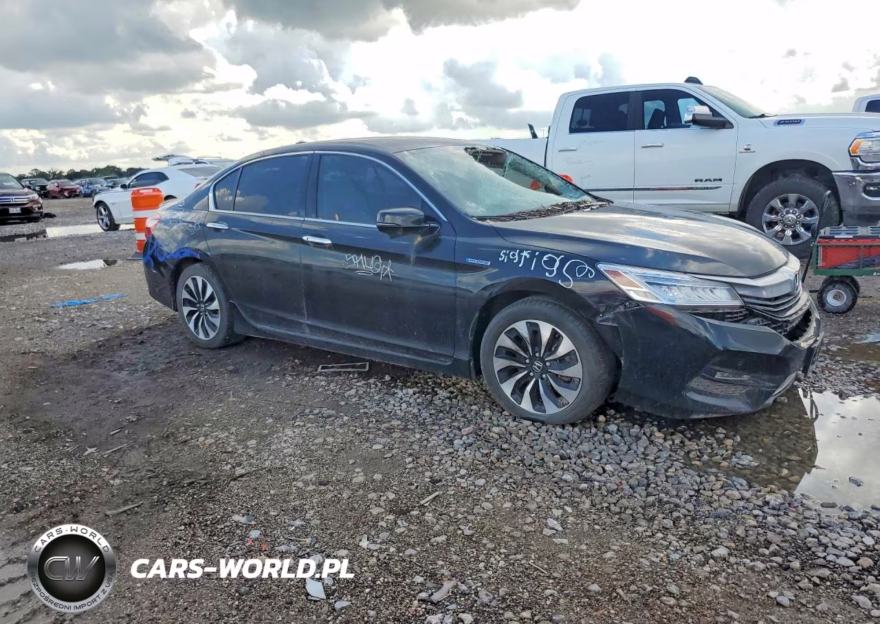 2017 Honda Accord Touring Hybrid VIN:JHMCR6F76HC001804 - 4