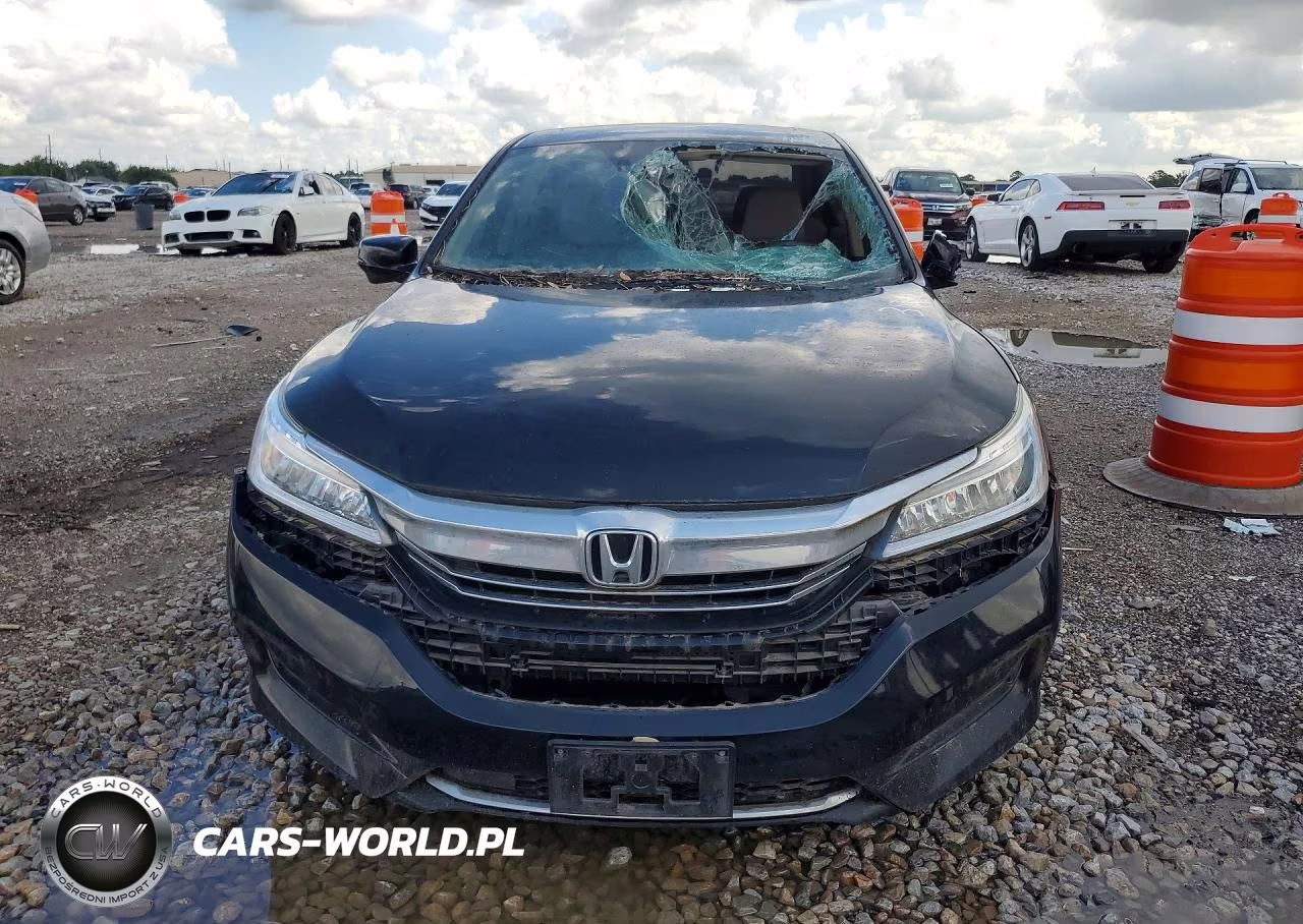 2017 Honda Accord Touring Hybrid VIN:JHMCR6F76HC001804 - 5