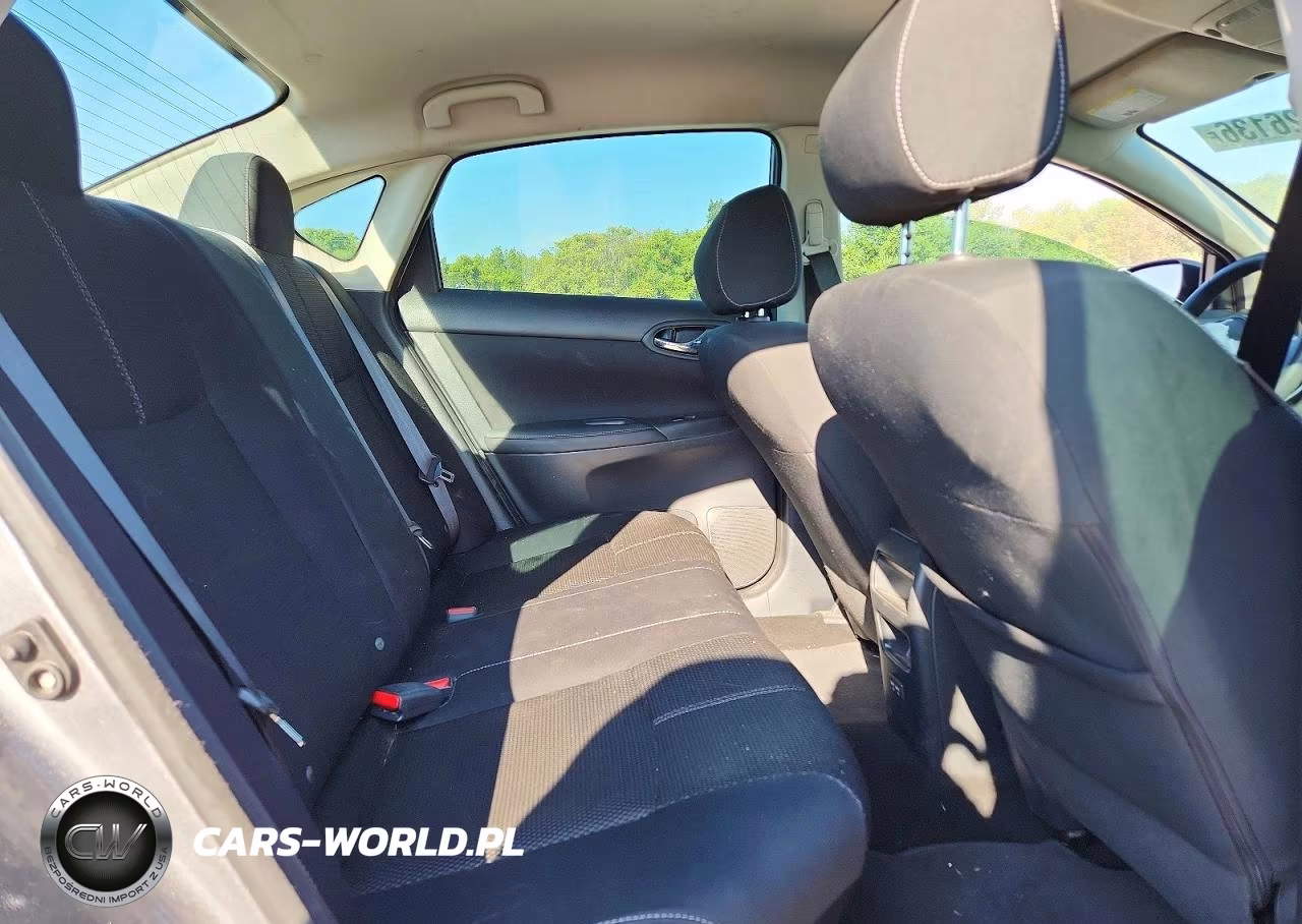 2018 Nissan Sentra S VIN:3N1AB7APXJY346148 - 10