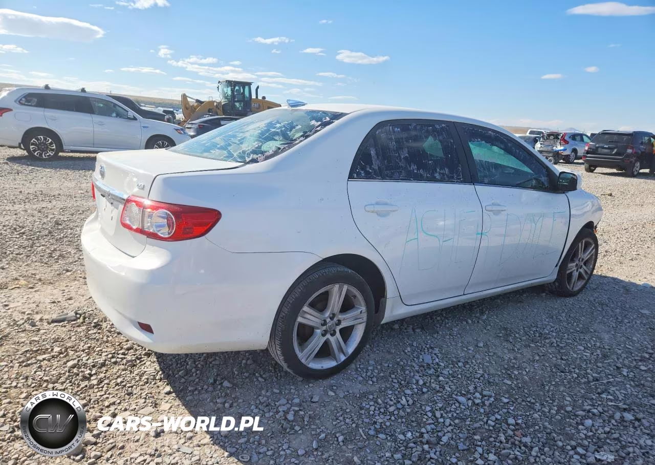 2013 Toyota Corolla Le VIN:5YFBU4EE5DP206449 - 3