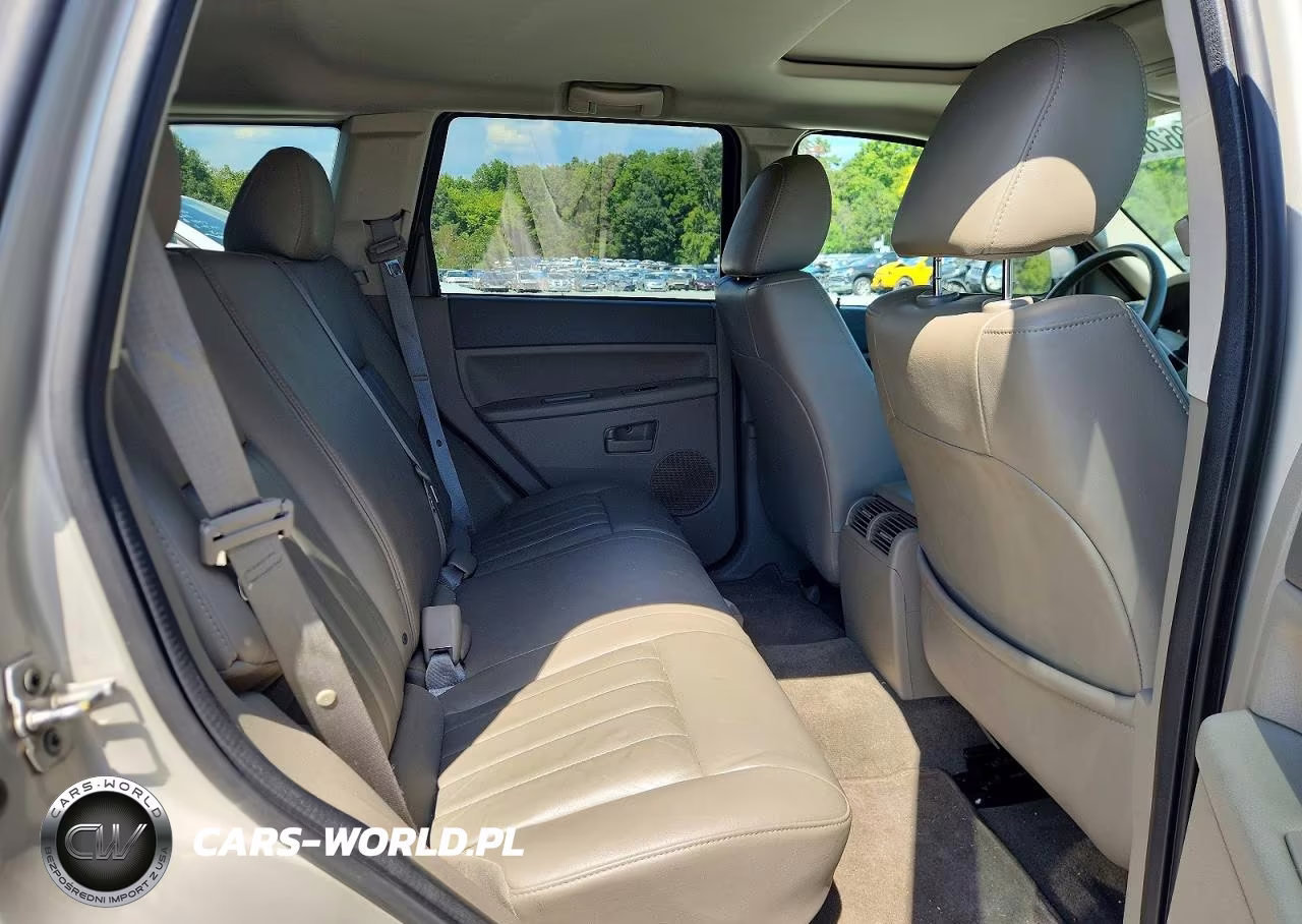 2007 Jeep Grand Cherokee Laredo VIN:1J8GR48K57C681078 - 11