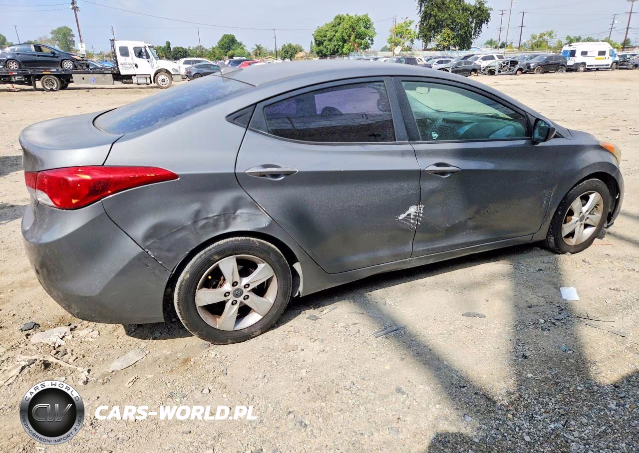 2013 Hyundai Elantra Gls VIN:5NPDH4AE2DH364117 - 3